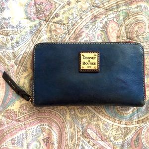 Dooney & Bourke navy blue wallet
